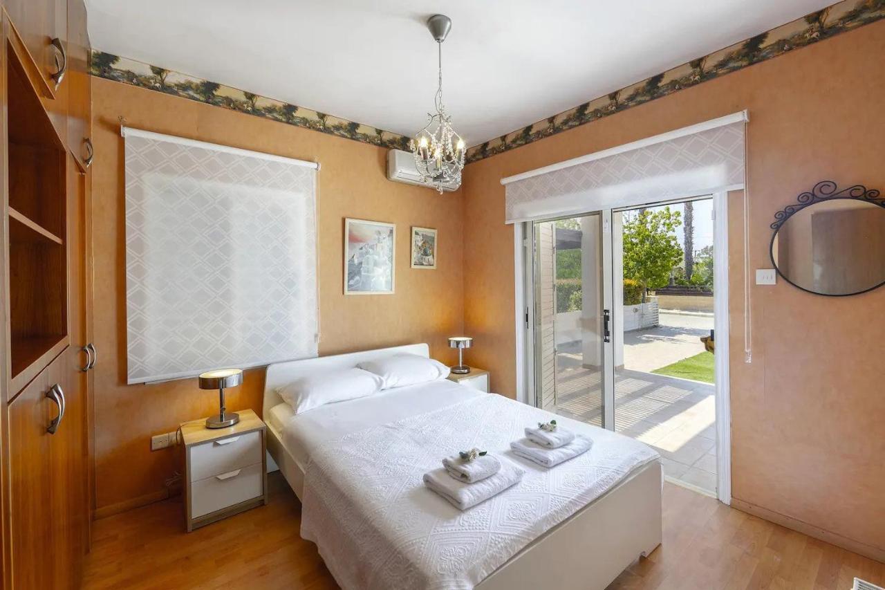 Kiti Beachfront Villa Carpe Diem מראה חיצוני תמונה
