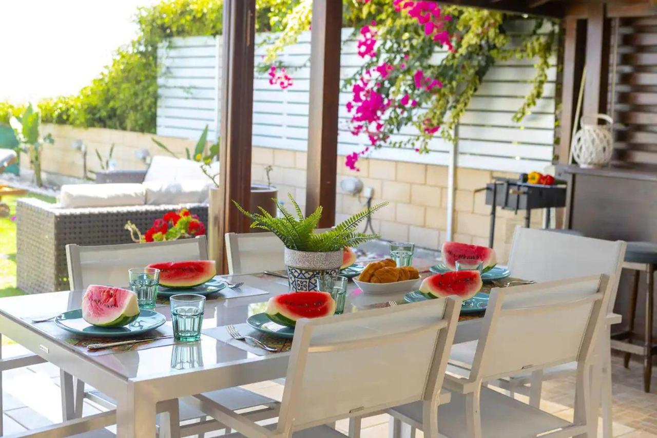 Kiti Beachfront Villa Carpe Diem מראה חיצוני תמונה