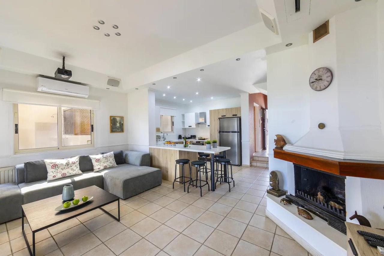 Kiti Beachfront Villa Carpe Diem מראה חיצוני תמונה