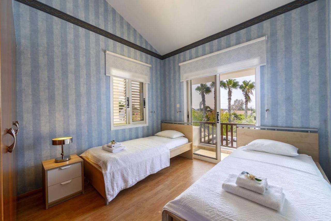 Kiti Beachfront Villa Carpe Diem מראה חיצוני תמונה