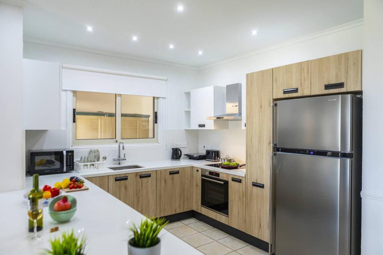 Kiti Beachfront Villa Carpe Diem מראה חיצוני תמונה