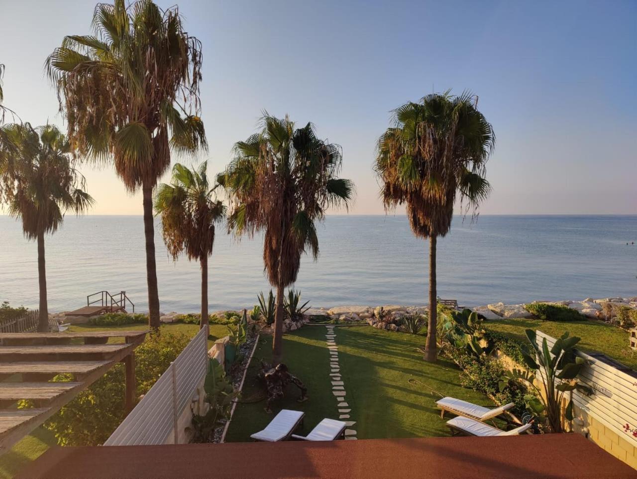 Kiti Beachfront Villa Carpe Diem מראה חיצוני תמונה