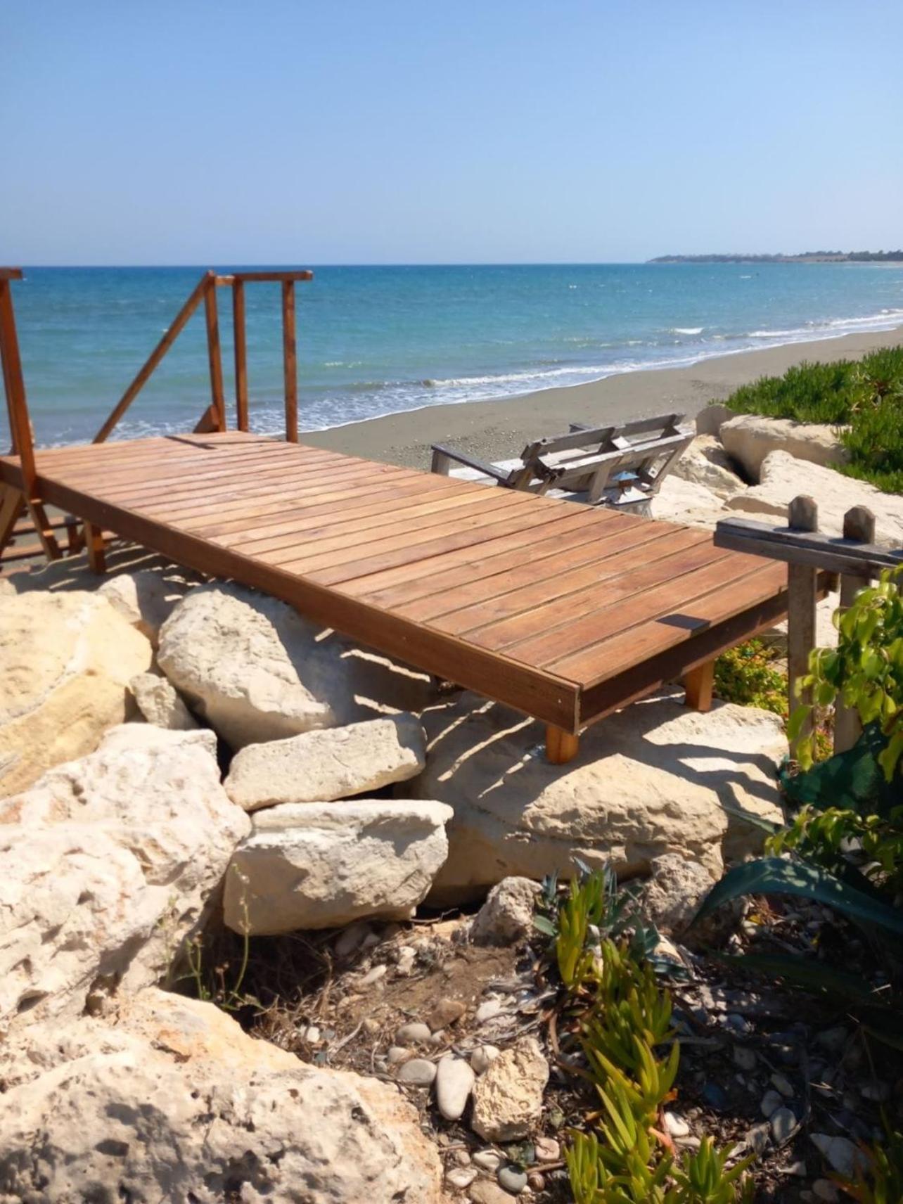 Kiti Beachfront Villa Carpe Diem מראה חיצוני תמונה